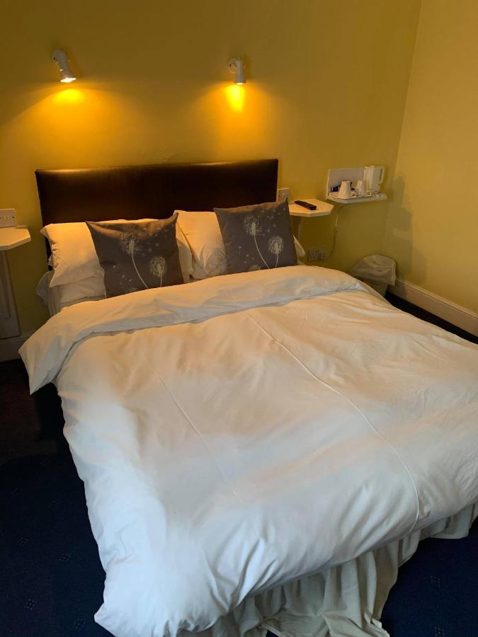 Ye Olde White Harte Hotel Burnham-on-Crouch ห้อง รูปภาพ