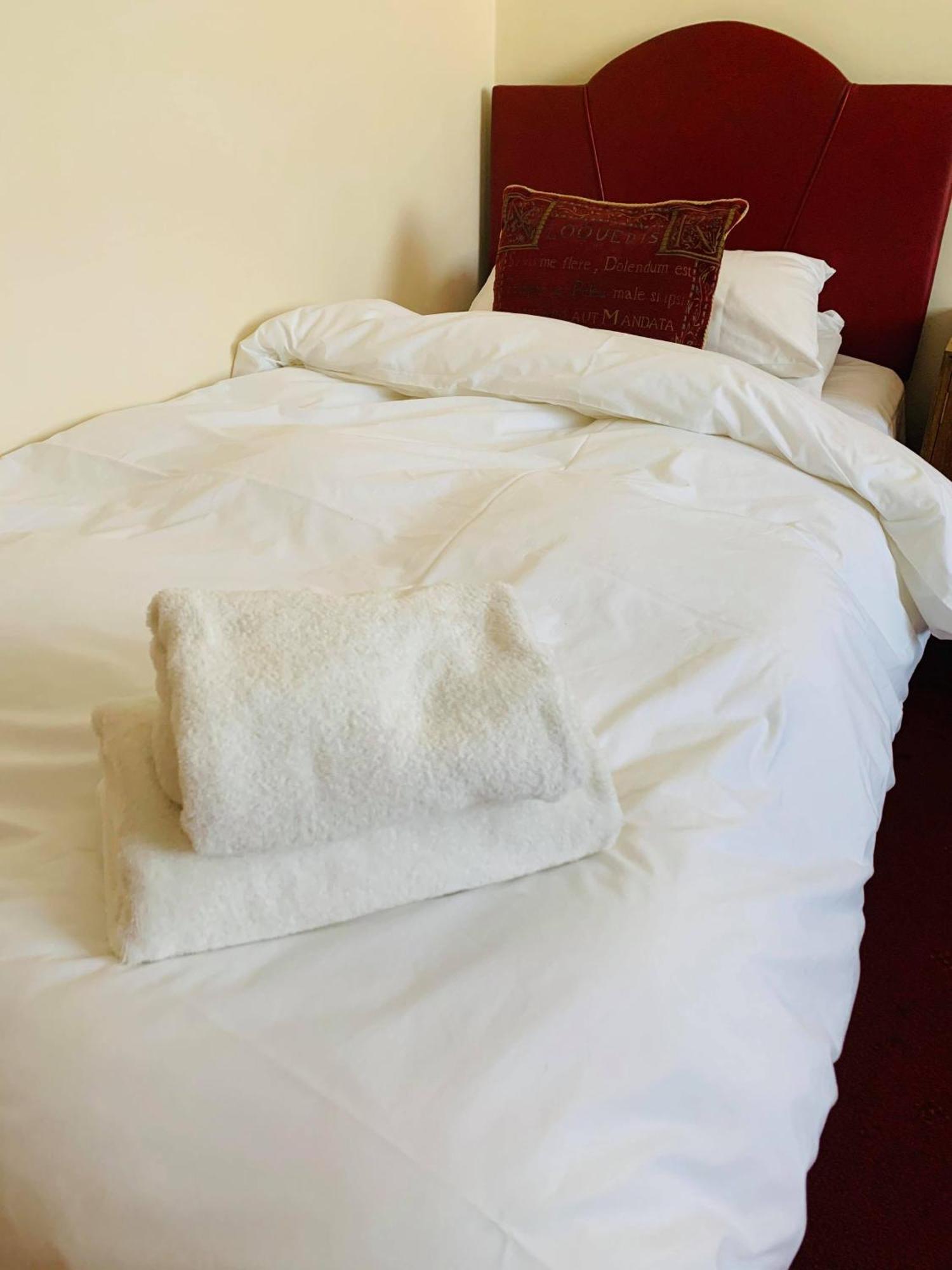 Ye Olde White Harte Hotel Burnham-on-Crouch ห้อง รูปภาพ