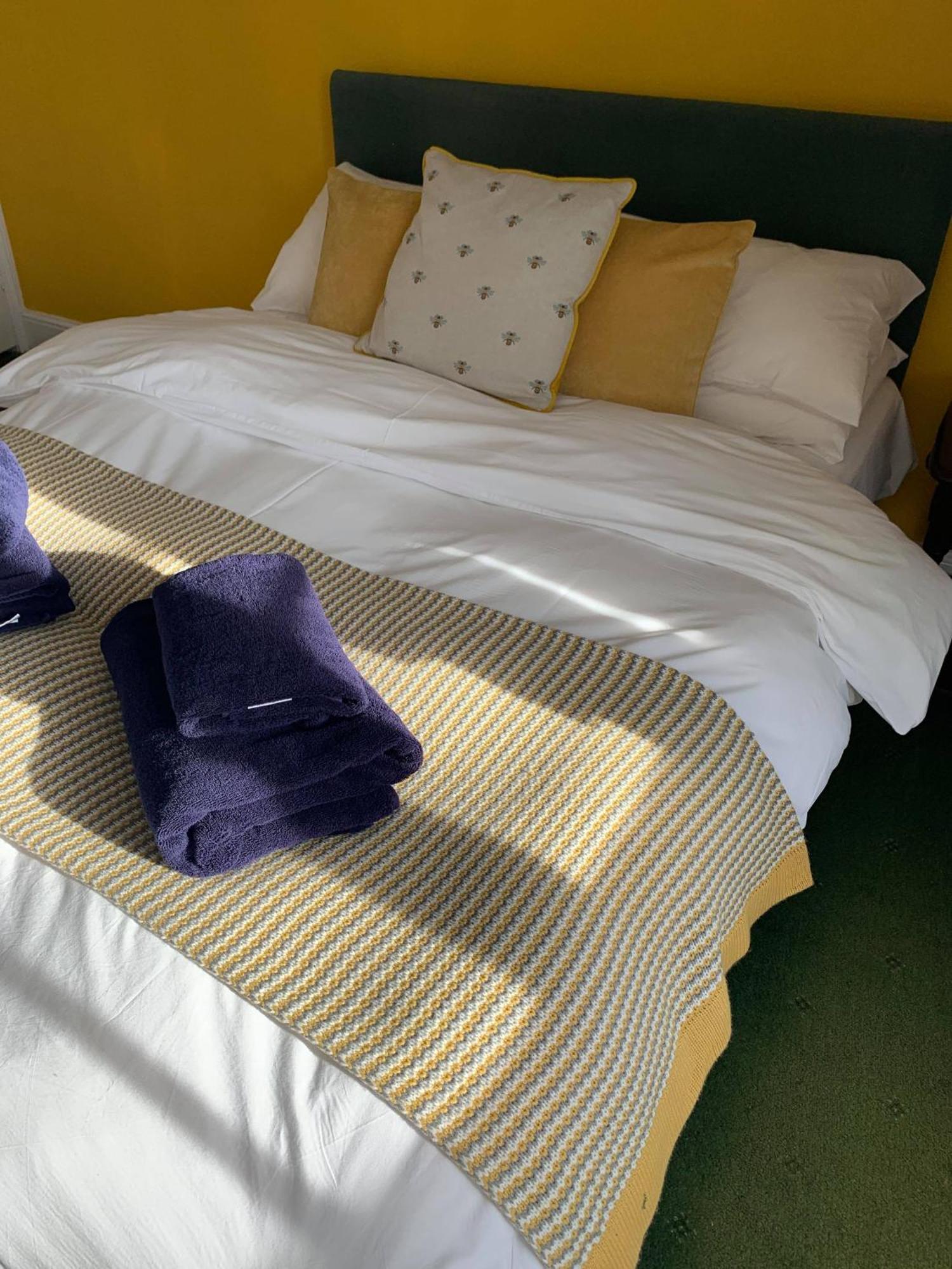 Ye Olde White Harte Hotel Burnham-on-Crouch ห้อง รูปภาพ