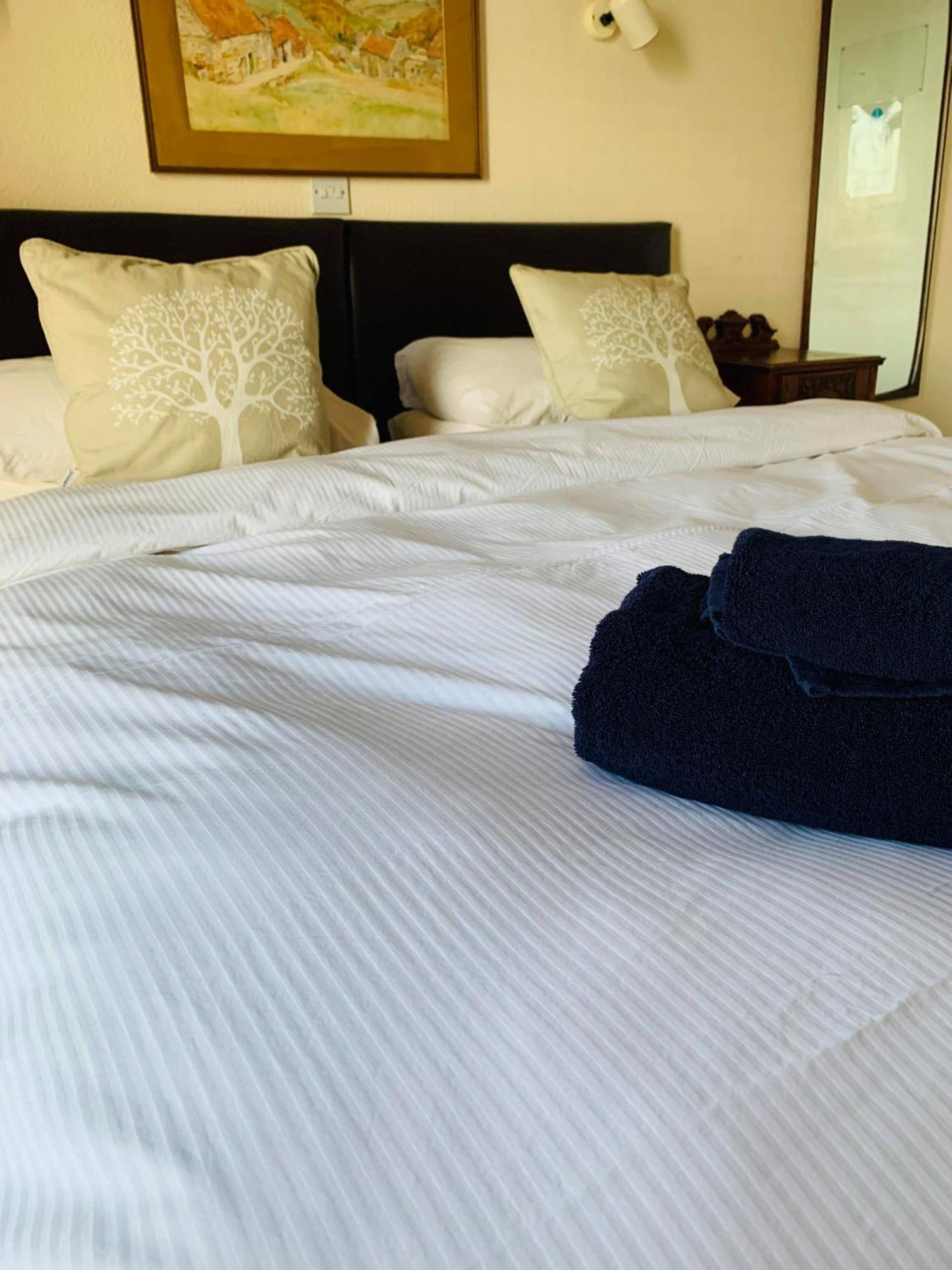 Ye Olde White Harte Hotel Burnham-on-Crouch ห้อง รูปภาพ