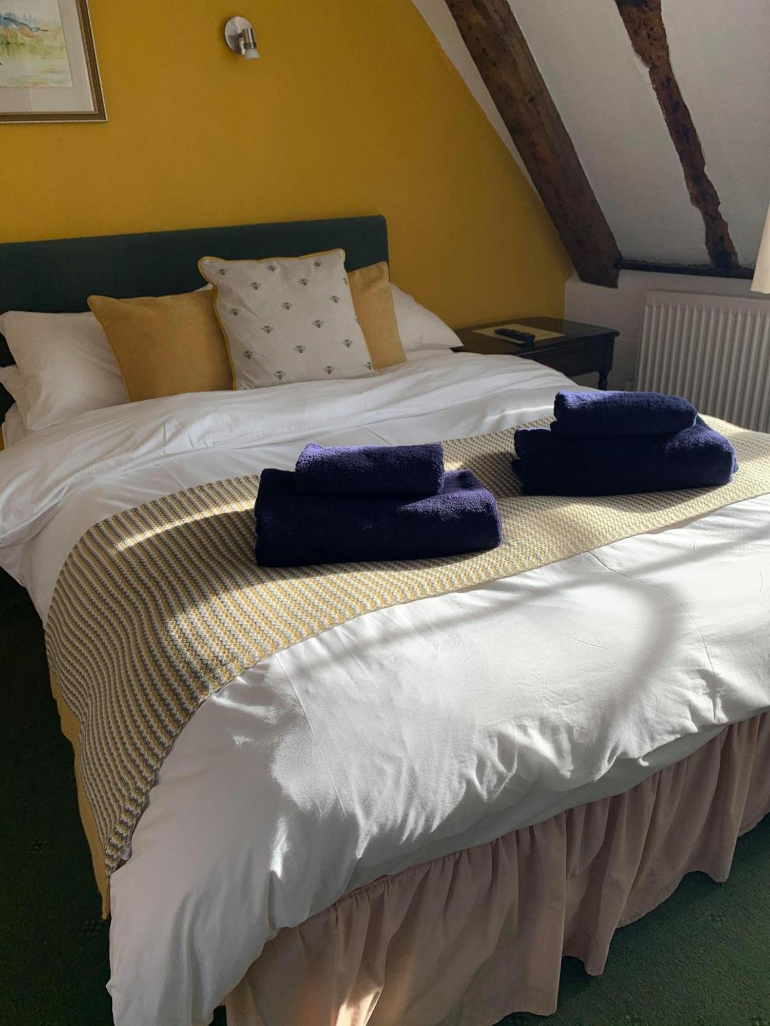 Ye Olde White Harte Hotel Burnham-on-Crouch ห้อง รูปภาพ