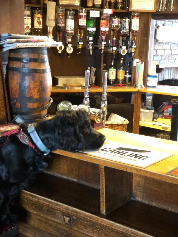 Ye Olde White Harte Hotel Burnham-on-Crouch ภายนอก รูปภาพ